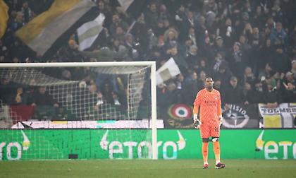 Μενιάν για τη ρατσιστική επίθεση: «Δεν γίνεται να παίξουμε έτσι-Πρέπει να υπάρξουν βαριές τιμωρίες»