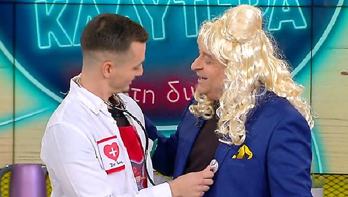 Ο Μάρκος και οι παίκτες δίνουν show στην κουζίνα του «Η μαμά μου μαγειρεύει καλύτερα από τη δική σου»