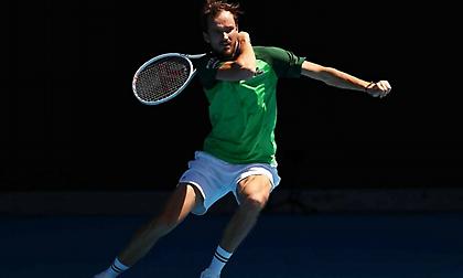 Αυστραλιανό Open: Στους «8» Μεντβέντεφ και Χούρκαζ