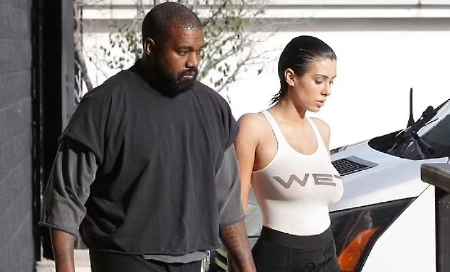 Viral το… πονηρό σορτσάκι που φόρεσε η Μπιάνκα Σενσόρι σε έξοδο με τον Κάνιε Γουέστ