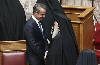 Νέο «debate» Εκκλησίας – Πολιτείας για τα ομόφυλα ζευγάρια