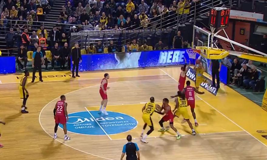 Απίθανο ακροβατικό καλάθι του Τολιόπουλου πίσω από την μπασκέτα!