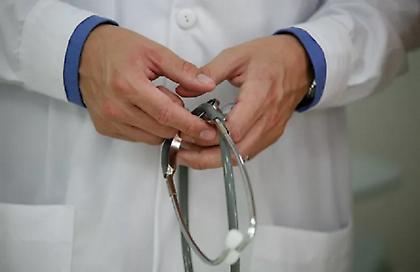 Καταδικάστηκαν οι ελεγκτές του ΕΟΠΠΥ που ενέκριναν καθετήρες ακόμα και σε... πεθαμένους