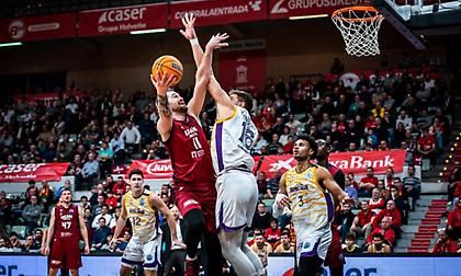 Άνετα τη Χάποελ Χολόν η Μούρθια