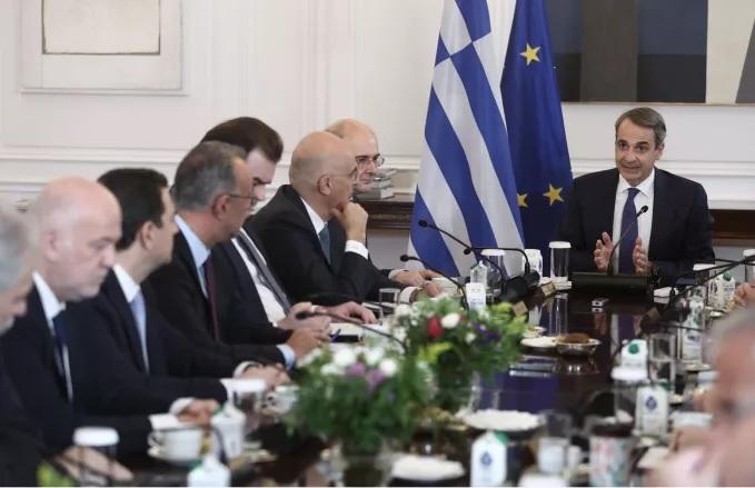 Ο διάλογος Μητσοτάκη - Βορίδη για το νομοσχέδιο των ομόφυλων ζευγαριών