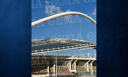 Άρχισαν να ξηλώνουν πάνελ από το στέγαστρο Καλατράβα, χαραμάδα ελπίδας για τη συναυλία των Coldplay