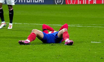 Συμβαίνει και στους καλύτερους: Γλίστρησε και έχασε πέναλτι για την Ατλέτικο ο Γκριεζμάν!