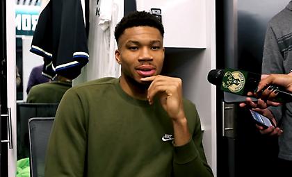 Αντετοκούνμπο: «Θρύλος ο Ντοκ Ρίβερς, ελπίζω να κάνουμε μεγάλα πράγματα μαζί»