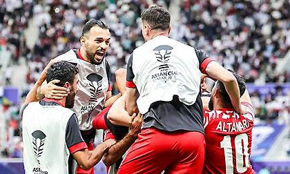 Ανατροπές και… αποβολή για πανηγυρισμό: Ασύλληπτη πρόκριση με δύο γκολ στις καθυστερήσεις για την Ιορδανία!