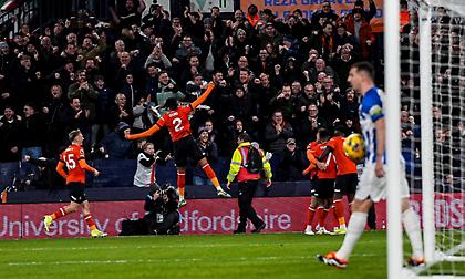 Λούτον τεσσάρων αστέρων ισοπέδωσε την Μπράιτον - Σπουδαία νίκη στο «Βίλα Παρκ» για τη Νιούκαστλ!