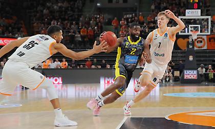 Μυθική εμφάνιση στη Γερμανία και σπουδαία πρόκριση στους «12» του EuroCup για τον Άρη!