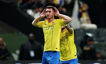 Και όμως μπήκε: Ο Λαπόρτ έβαλε το γκολ της σεζόν με φάουλ πίσω από το κέντρο!