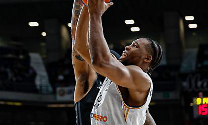 Στεγνό καθάρισμα της Ρεάλ Μαδρίτης στη Βιλερμπάν με τρομερό Γιαμπουσέλι!