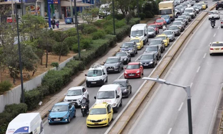 Κίνηση: Μεγάλες καθυστερήσεις στους δρόμους της Αττικής