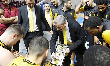 Ζούρος: «Δεν ψάχνουμε δικαιολογίες, ήταν η χειρότερη ήττα μου στα 37 χρόνια που είμαι προπονητής»