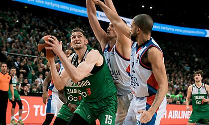 Το αστείο του Τρινκιέρι για το περίεργο floater του Μπιρούτις: «Θα του… κάψω το αμάξι αν το σταματήσει!»