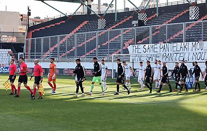 «Τα ίδια Παντελάκη μου, τα ίδια Παντελή μου»: Πανό-μήνυμα στο ΟΦΗ-Κηφισιά