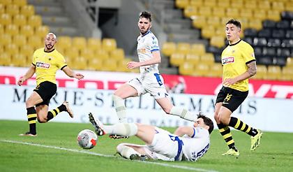 Νέο αυτογκόλ του Τζουκάνοβιτς και 3-0 η ΑΕΚ!