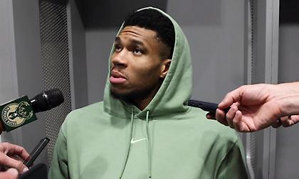 Αντετοκούνμπο: «Ο Ρίβερς μάς δίνει κατεύθυνση και αισιοδοξία»