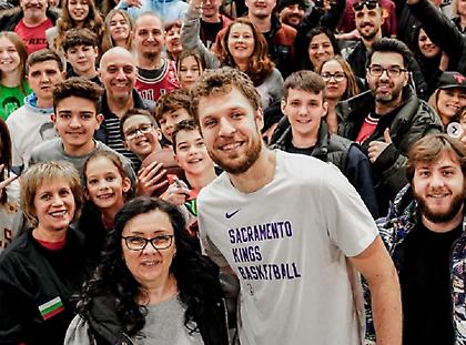 Τριακόσιοι Βούλγαροι πήγαν στο Σικάγο-Κινγκς αλλά δεν έπαιξε ο Βεζένκοφ