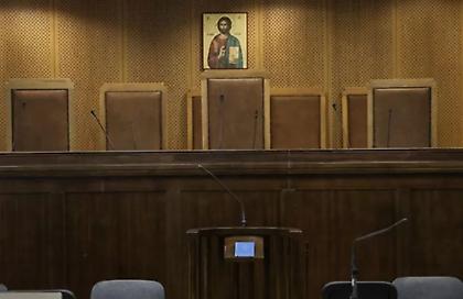 Ρόδος: 43χρονος κατηγορείται ότι μετέδωσε σκόπιμα AIDS στη σύντροφό του - Σήμερα η δίκη