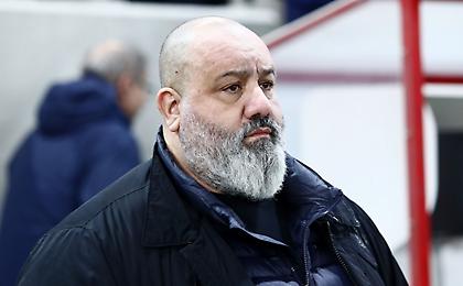 Πρόταση για 6μηνο αποκλεισμό στον Καραπαπά από την ερευνήτρια για τη… φούστα στον Μπαλτάκο!