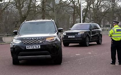 Στο Λονδίνο εσπευσμένα ο Χάρι - Συναντήθηκε με τον πατέρα του, βασιλιά Κάρολο