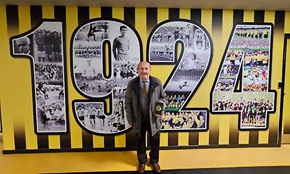 AEK: Τίμησε 100χρονο φίλαθλο της ομάδας στην OPAP Arena!
