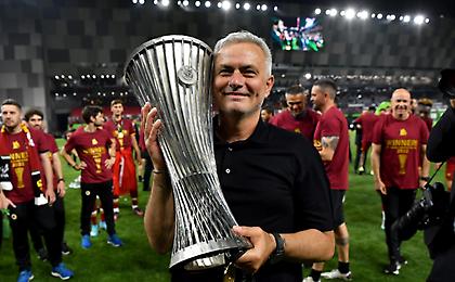 Μουρίνιο: «Θα ήθελα να έχω προπονήσει τον Τότι και τον Ντε Ρόσι - Το Conference League με σημάδεψε»