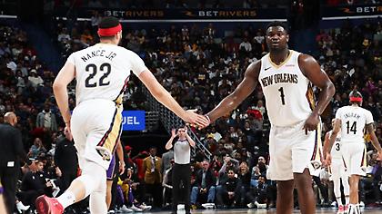 Λέικερς-Πέλικανς