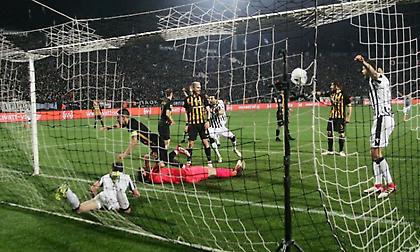 Το γκολ του Βαρέλα, το μυθικό 4-4 και το ματς με τα… ληγμένα δελτία: Απίθανα σκηνικά που έχουν «σημαδέψει» τα ΠΑΟΚ-ΑΕΚ