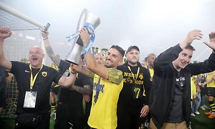 Συγκινητικό αντίο Μοχαμάντι σε ΑΕΚ: «Γεμάτα δάκρυα τα μάτια μου, έδινα τα πάντα για τον κόσμο αυτής της υπέροχης ομάδας»