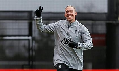 «Παρών» ο Τσιμίκας: Στην αποστολή της Λίβερπουλ μετά από 1,5 μήνα!