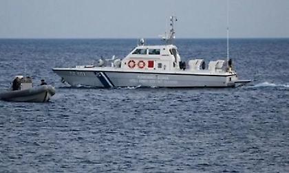 Ακυβέρνητο φορτηγό πλοίο πλέει ανοιχτά της Σκύρου