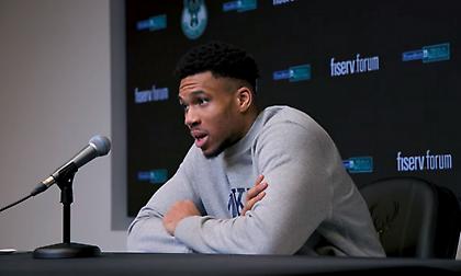 Αντετοκούνμπο: «Έχω και εγώ γρατζουνιές, όχι μόνο ο Γιόκιτς - Η σύζυγός μου λέει πως είναι σέξι»