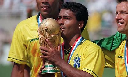 Ρομάριο: Θεωρεί μόνο Μαραντόνα και Πελέ ανώτερούς του