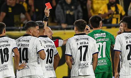 Γκολάρα και πέντε αποβολές: Απίθανο ματς στο Κύπελλο Ουρουγουάης