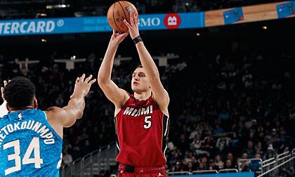 Βαριά ήττα στο Μιλγουόκι για τους Μπακς