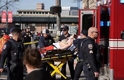 Πυροβολισμοί στην παρέλαση των νικητών του Super Bowl στο Κάνσας Σίτι - Αναφορές για έναν νεκρό και 9 τραυματίες