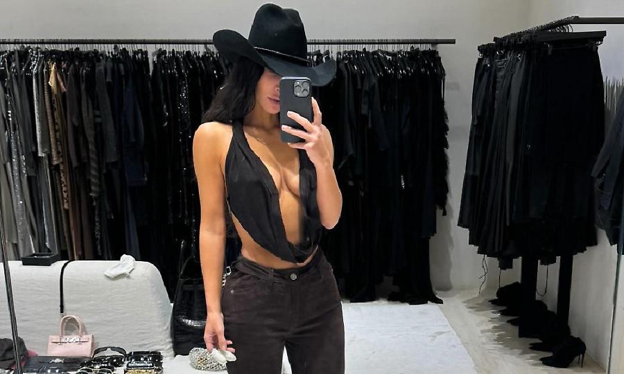 Kim Kardashian: Μεταμορφώθηκε σε σέξι καουμπόισσα για το πάρτι της στο Λας Βέγκας