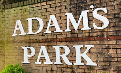 Όμορφη κίνηση από τη Γουίκομ: Μετονομάζει με μία... απόστροφο το γήπεδό της για ένα σαββατοκύριακο!