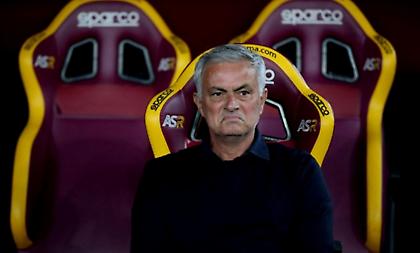 «Καρφιά» Μουρίνιο: «Με... απέκλεισε ένας άνθρωπος που λίγα ξέρει από ποδόσφαιρο»