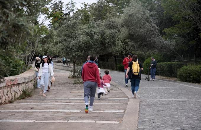 ΕΟΔΥ: 40 θάνατοι και 34 διασωληνωμένοι από COVID