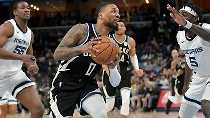 Οι Γκρίζλις «γκρέμισαν» τους Μπακς, με τον Λίλαρντ να αστοχεί στο τέλος