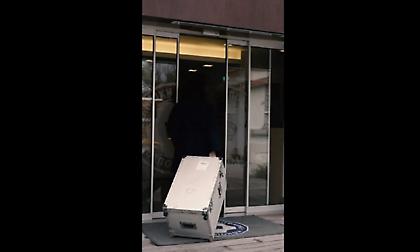 Το βίντεο από την άφιξη της κούπας του Conference League στα γραφεία της ΕΠΟ