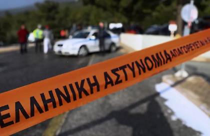 Κινηματογραφική αστυνομική επιχείρηση στα Τρίκαλα Κορινθίας: Πολύτεκνη οικογένεια είχε κρύψει όπλα και τόξα σε τούνελ!