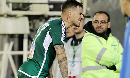 Αδράνειες στην άμυνα και φοβερή ατυχία έφεραν τη μεγάλη γκέλα στη Λεωφόρο