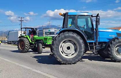 Διεργασίες εν όψει του αγροτικού συλλαλητηρίου την Τρίτη - Κυβέρνηση και μπλόκα «διαπραγματεύονται» για τα τρακτέρ