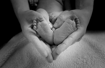 Παραλίγο τραγωδία στη Λαμία: Μωρό 15 ημερών έχασε τις αισθήσεις του - Το επανέφεραν οι γιατροί