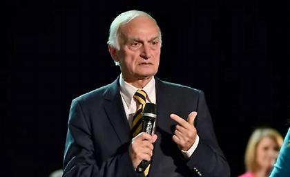 Κρίσιμες οι επόμενες 48 ώρες για τον Μανώλη Μαυρομάτη: Το νέο ιατρικό ανακοινωθέν για τον ίδιο και τη σύζυγό του